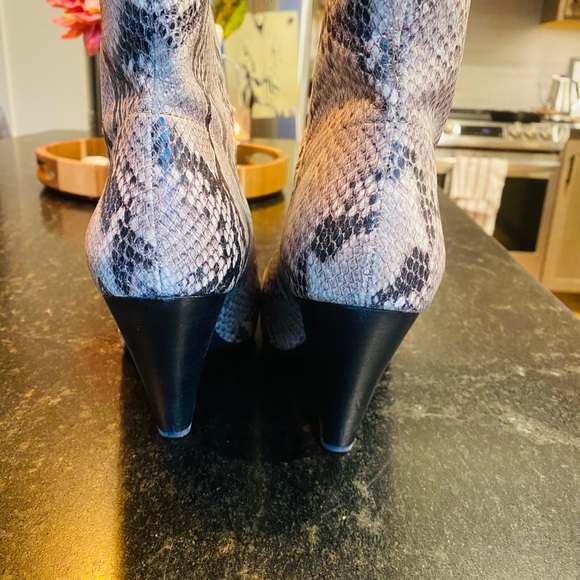 SNAKESKIN HEELED BOOTIES - Picture 4 of 6